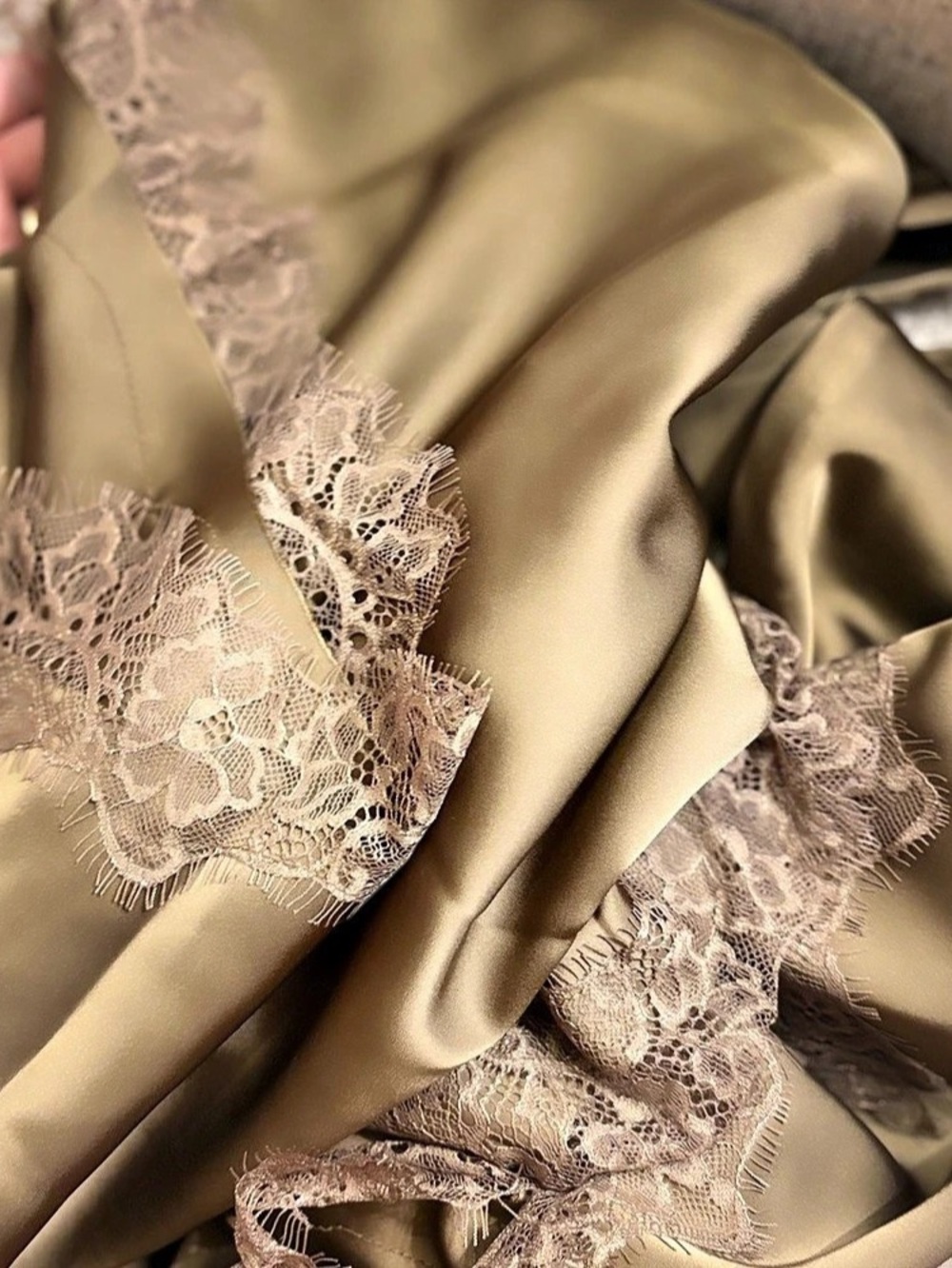 Brown Satin Lace Robe - Picture 6 of 7